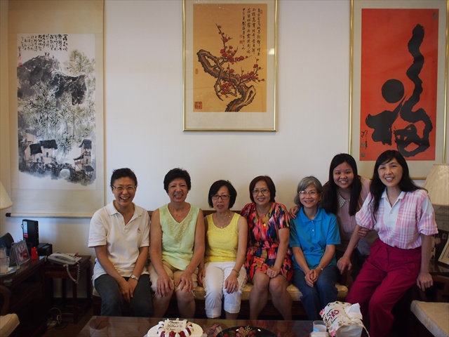 [Image: P5118436.JPG]